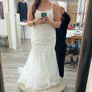 Elegant White Wedding Dress